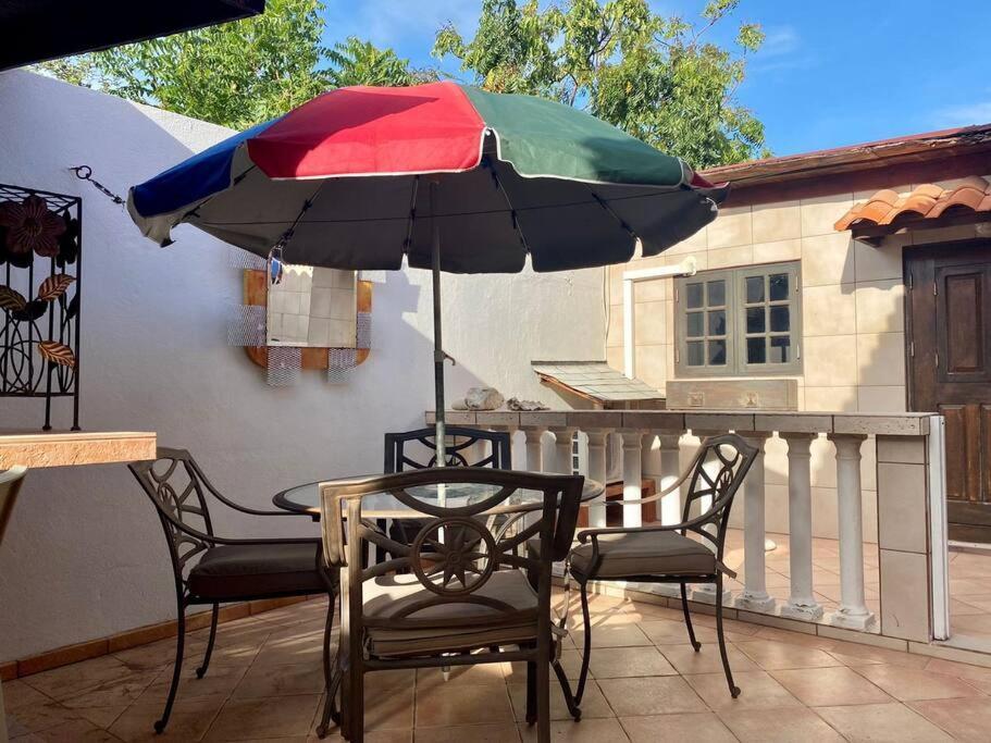 3-Bedroom Villa With A Jacuzzi Noord Exterior photo